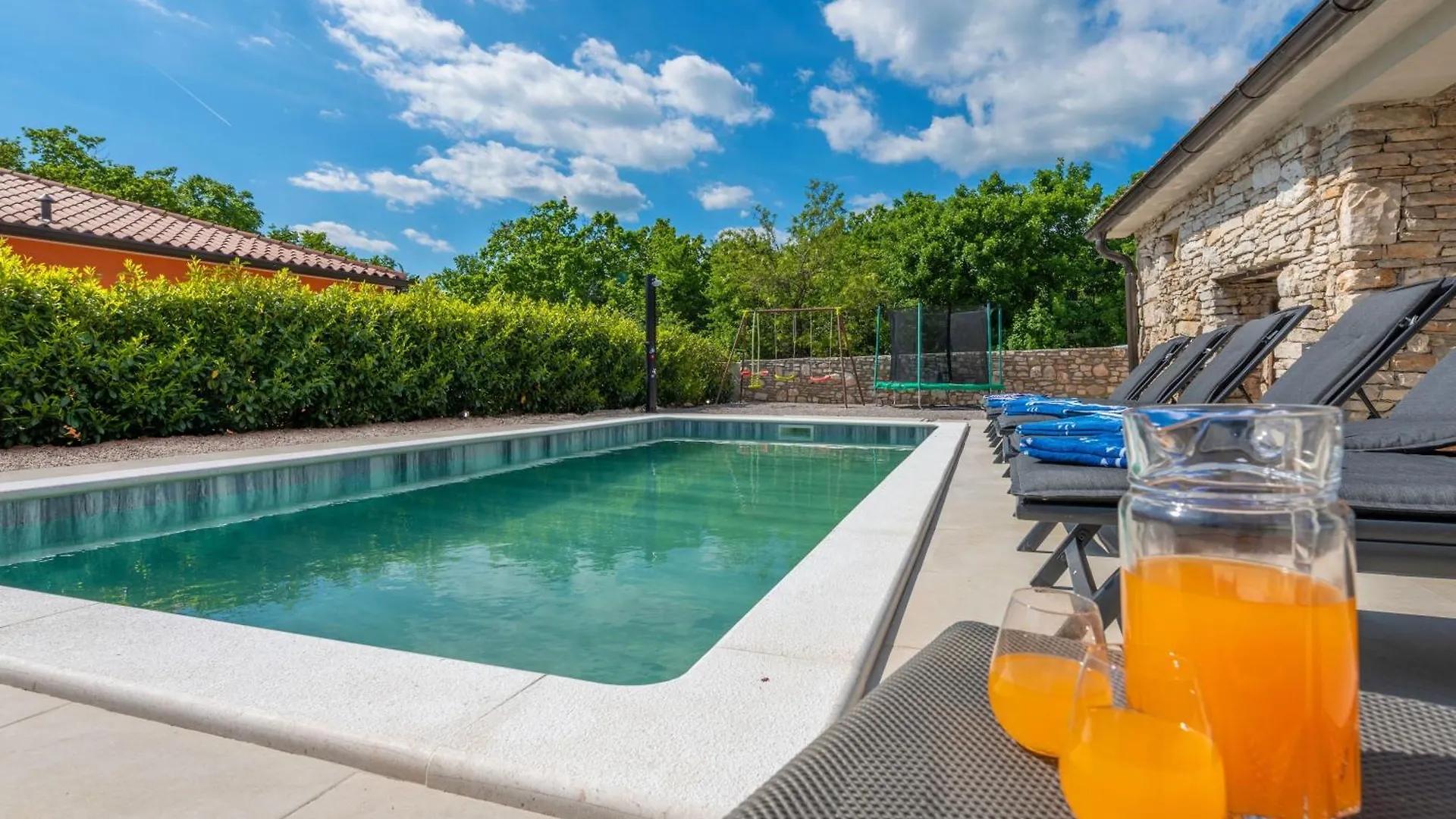 Villa Biba, A Seaside Hideaway With A Pool Ubasico 別荘