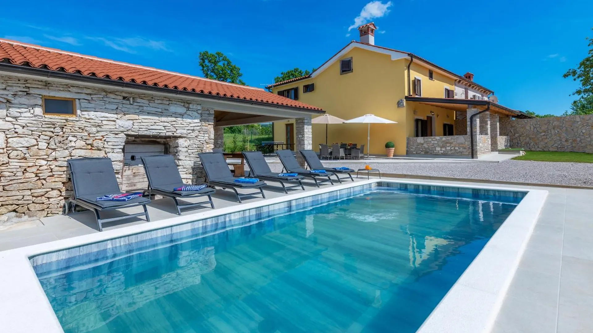 Villa Biba, A Seaside Hideaway With A Pool Ubasico 別荘
